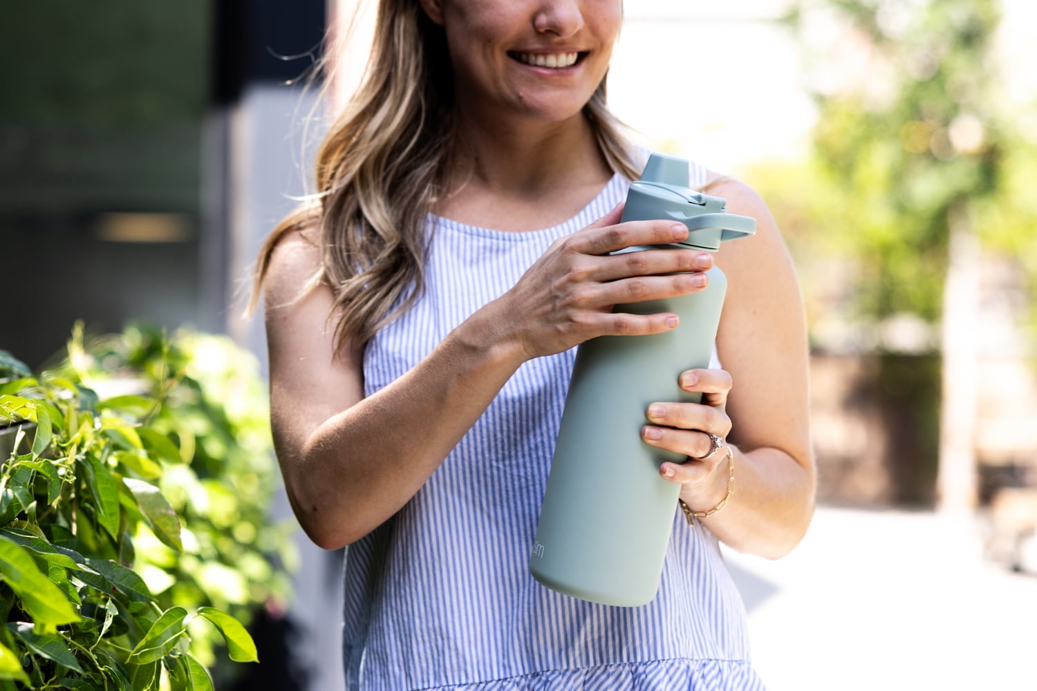Simple Modern 48 fl oz Reusable Tritan Summit Water Bottle with Silicone Straw Lid|Seaglass Sage - UZFB