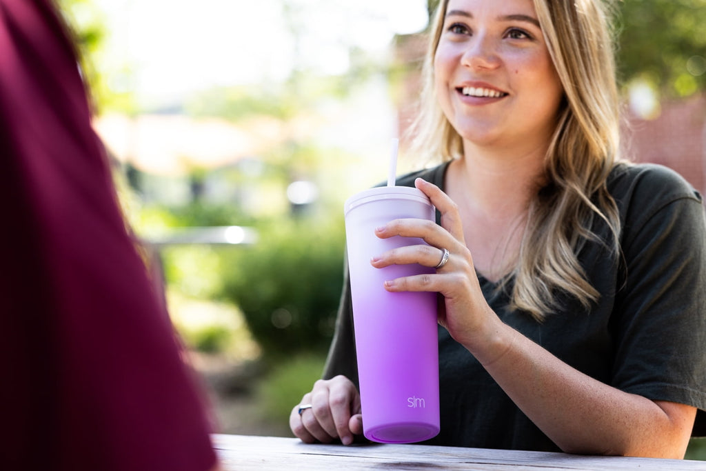 Simple Modern 24 fl oz Double Wall Plastic Classic Tumbler with Straw|Opalescent - 9GGR