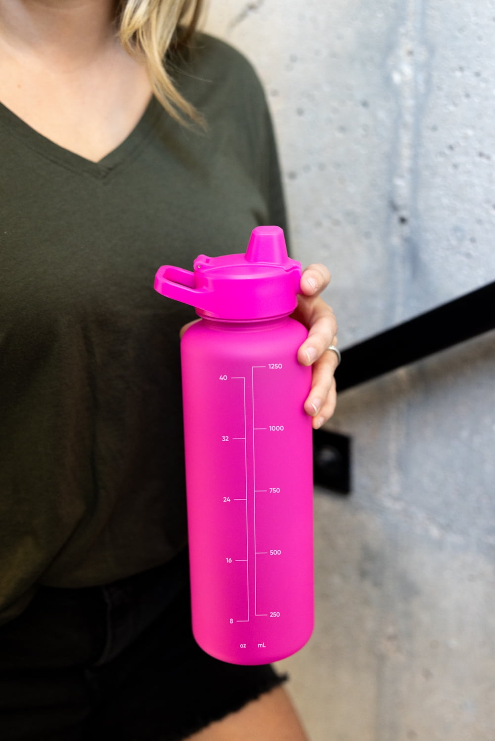 Simple Modern 48 fl oz Reusable Tritan Summit Water Bottle with Silicone Straw Lid|Raspberry Vibes - L8EW
