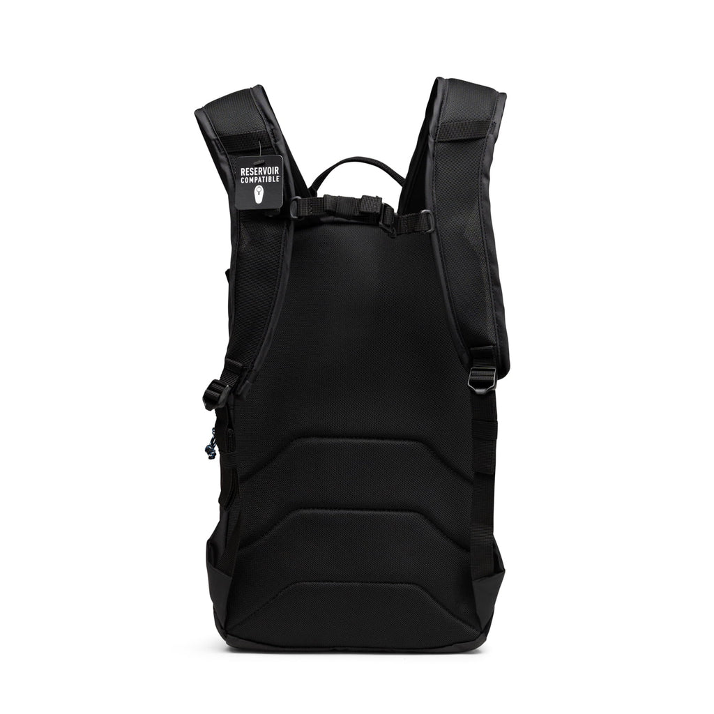 CamelBak Arête™ 14 Hydration Pack 50oz, Black - 2ZJL
