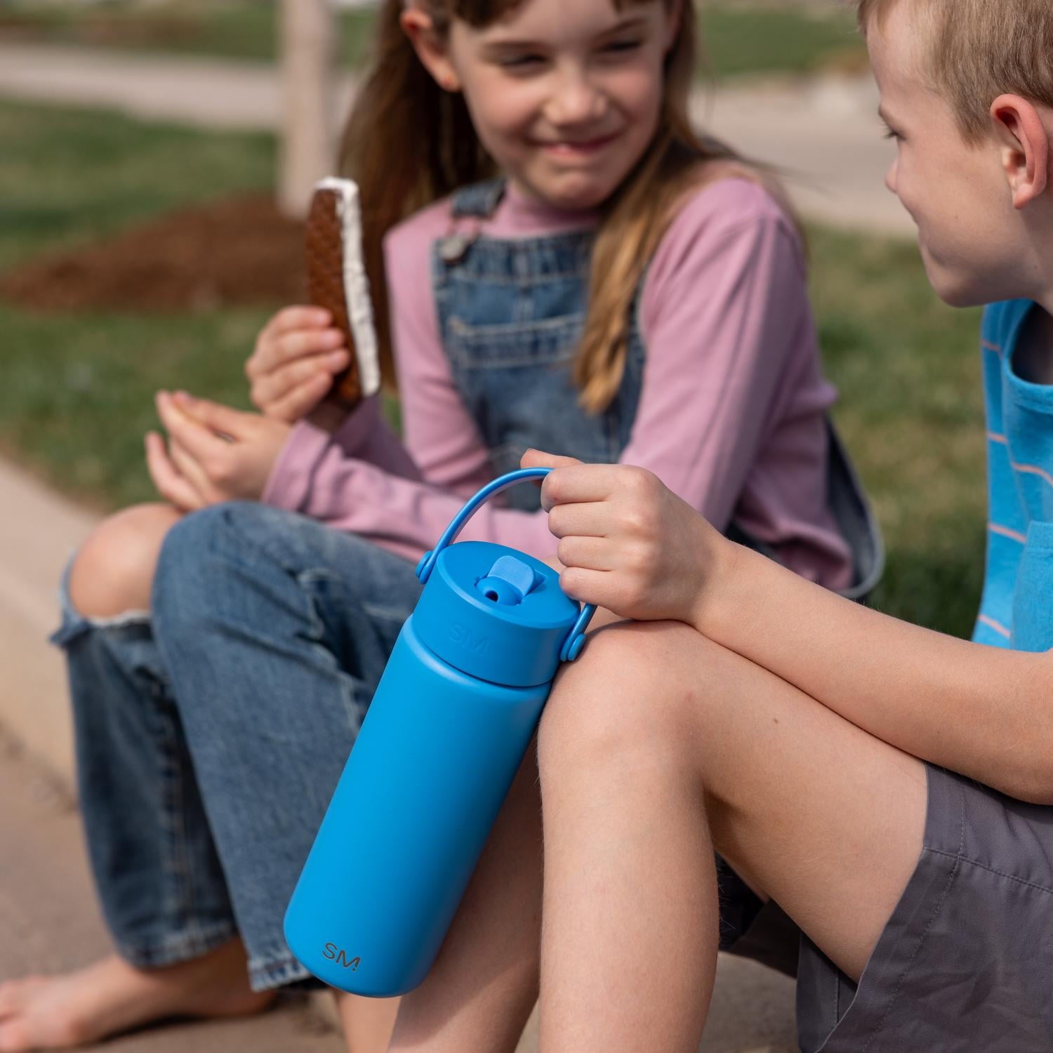 Simple Modern 18 fl oz Insulated Stainless Steel Summit Wide Mouth Water Bottle with Handle and Straw Lid|Black and White Checkmate - FHQ4