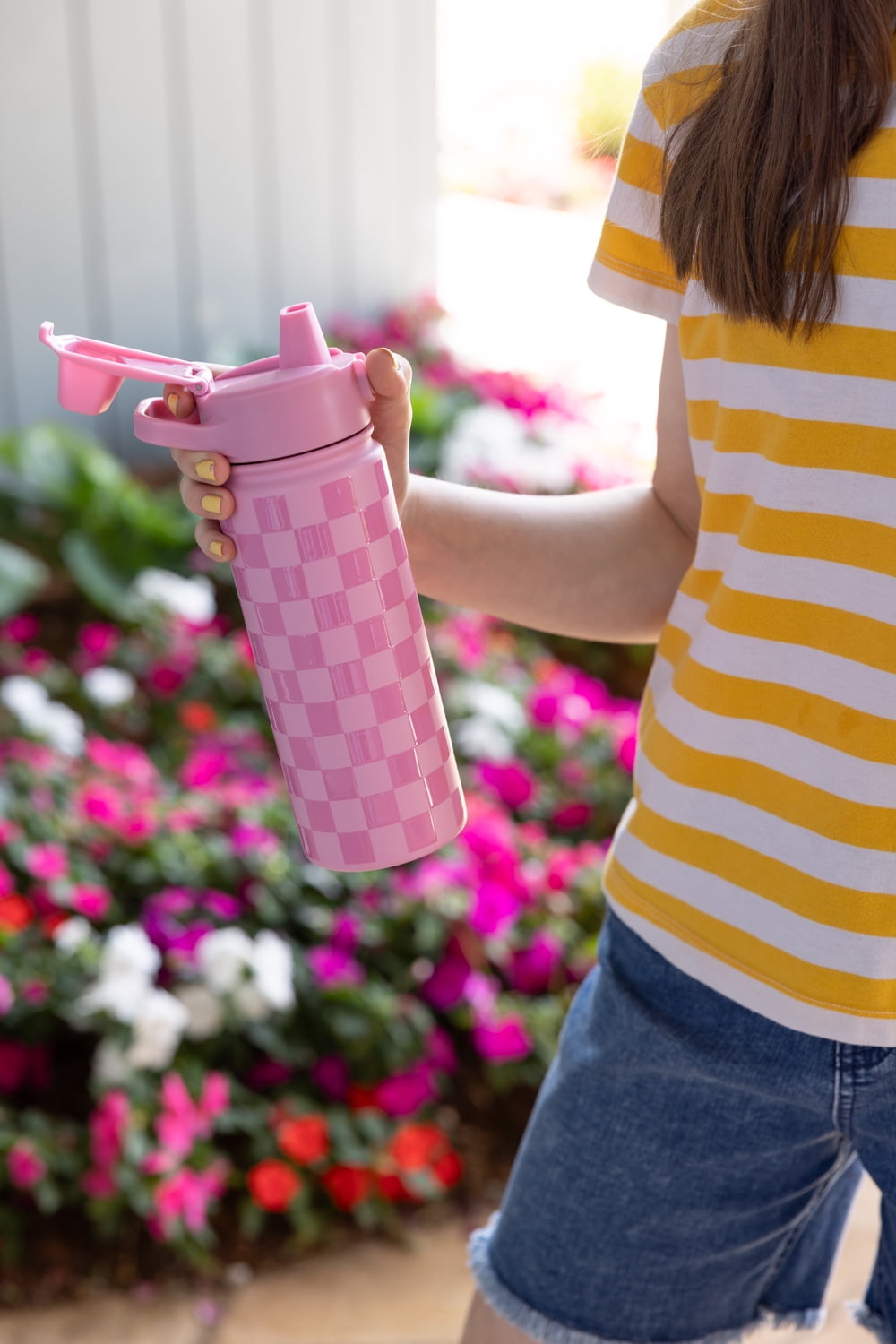Simple Modern 18 fl oz Insulated Stainless Steel Summit Water Bottle with Covered Silicone Straw Lid | Sweet Taffy - 5MNL