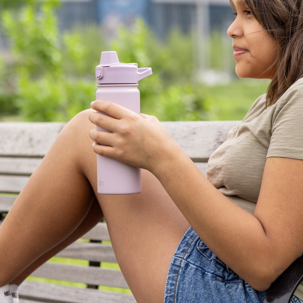 Simple Modern 18 fl oz Insulated Stainless Steel Summit Water Bottle with Covered Silicone Straw Lid | Sweet Taffy - 5MNL